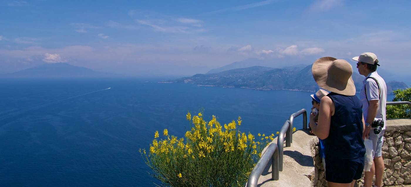 Tiberio Si Ritira A Capri