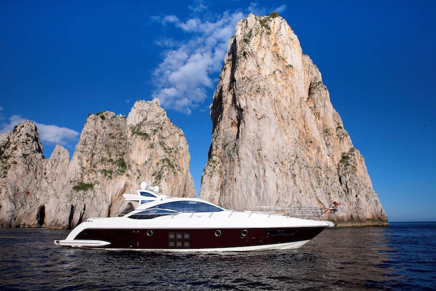 Capri Boat Service Luxury - The luxury lifestyle on the sea off Capri